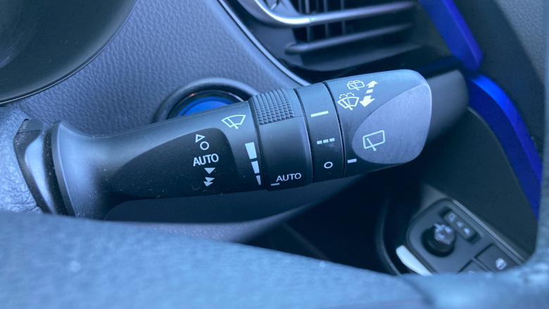 Toyota C-HR 2.0 Hybrid Dynamic 5dr CVT Hybrid Hatchback